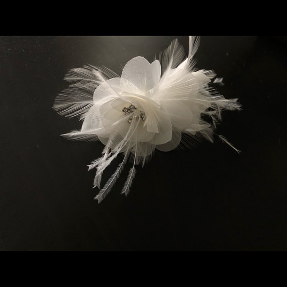 Nordstrom Accessories Dual Flower And Feather Wedding Hairpiece